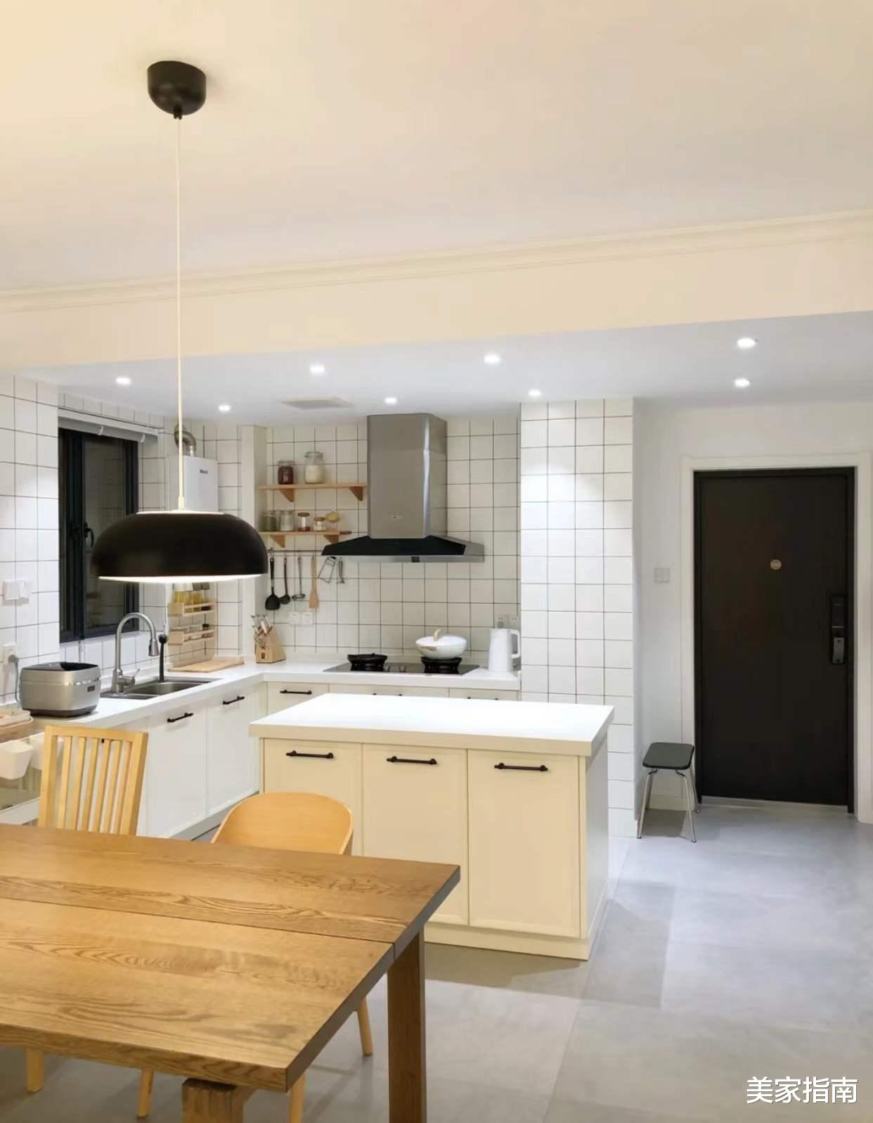 厨房吊顶选石膏板，还是铝扣板？我装过两套房子，来说说有啥区别