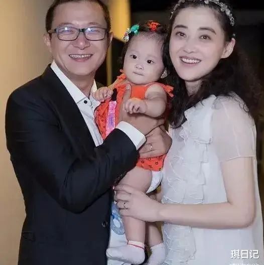 梅婷|婚后,梅婷和爸妈公婆儿子女儿再加两个阿姨,一共10口人一起生活