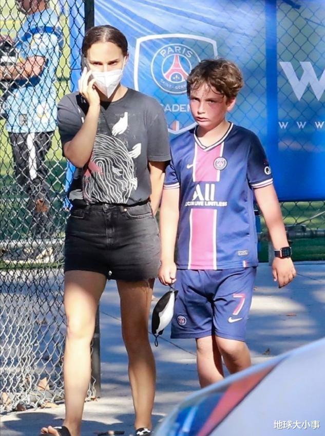 侯佩岑|妈妈好伟大!娜塔莉波特曼「变身最强奶妈」,背娃出门全被拍