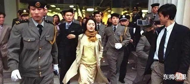 杨钰莹|年过半百无人敢娶,她到底招谁惹谁了?!