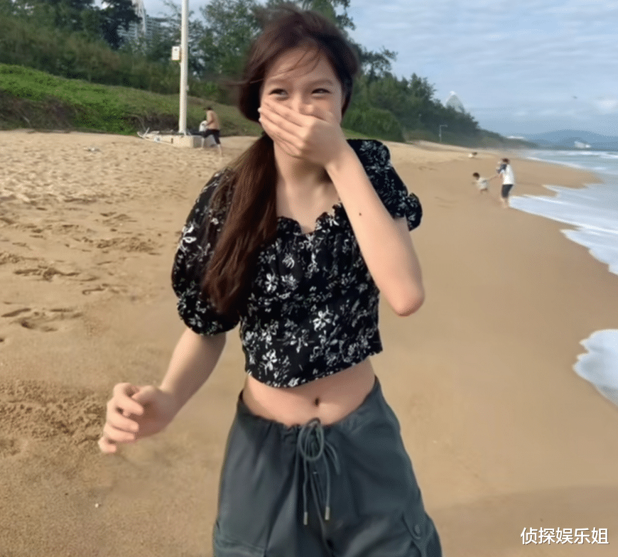 钟丽缇|钟丽缇二女儿晒近照,14岁Jaden染发化妆打扮成熟,身高近一米七