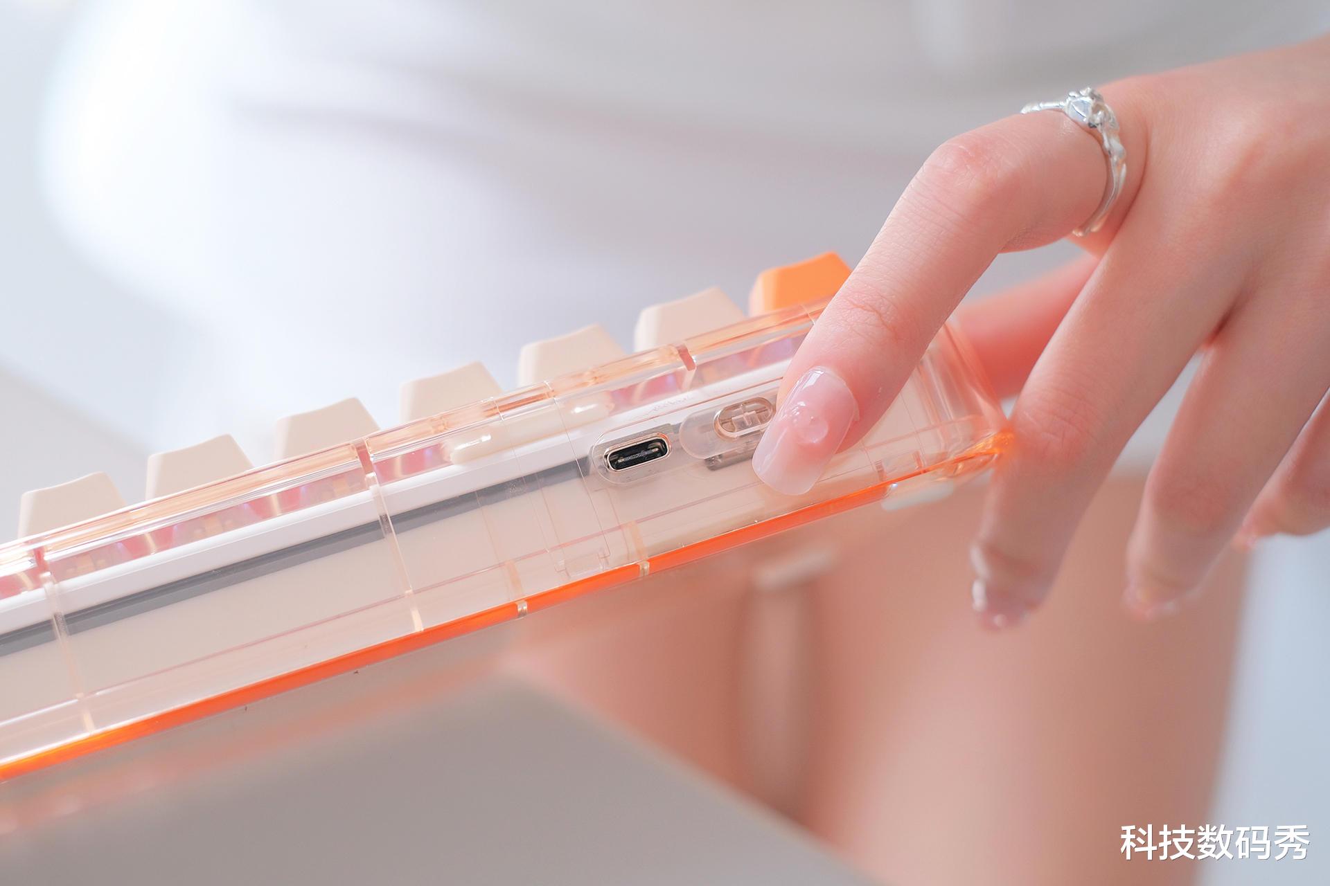 传感器|职场女性专属键盘,MelGeek MOJO68 瑰丽配色,不打油,手感好