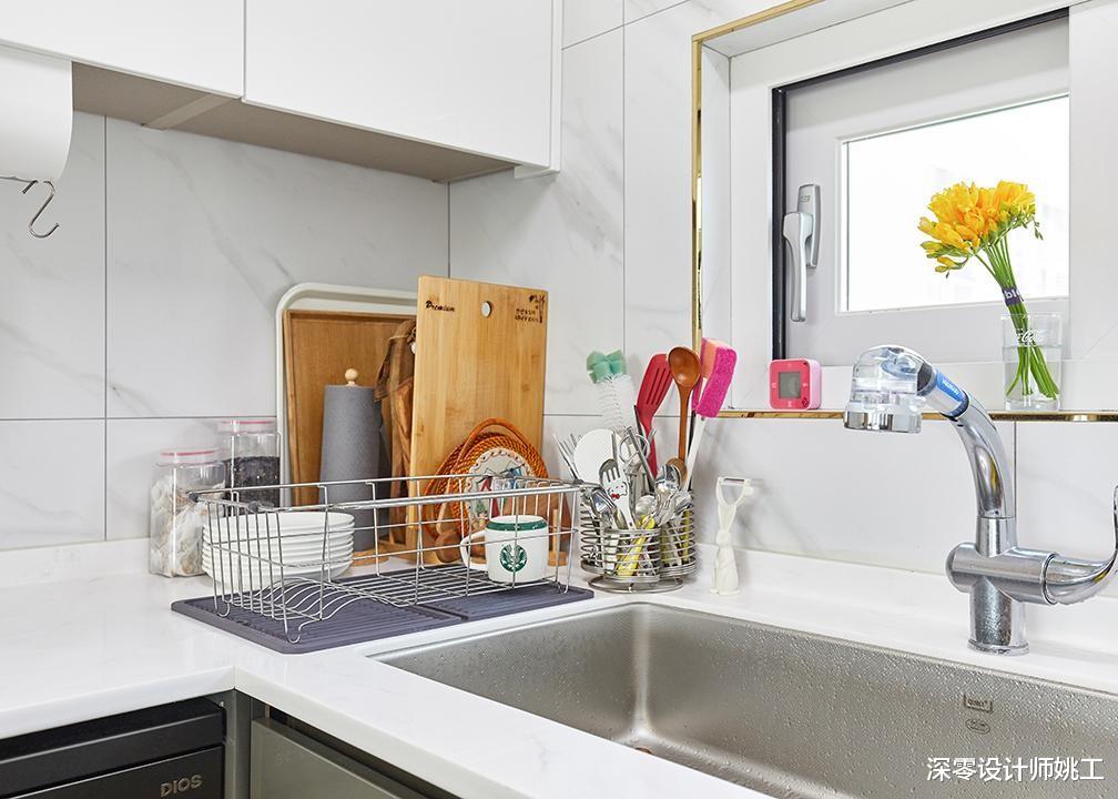 韩国140㎡两居室,客厅墙面不做装饰,我终于明白什么叫越简约越高级