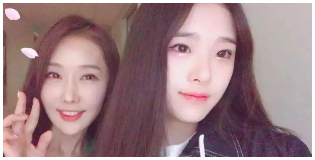 50岁冻龄美女牙医火了,沉迷自拍遭女儿投诉,网友替她喊冤:自拍太少!