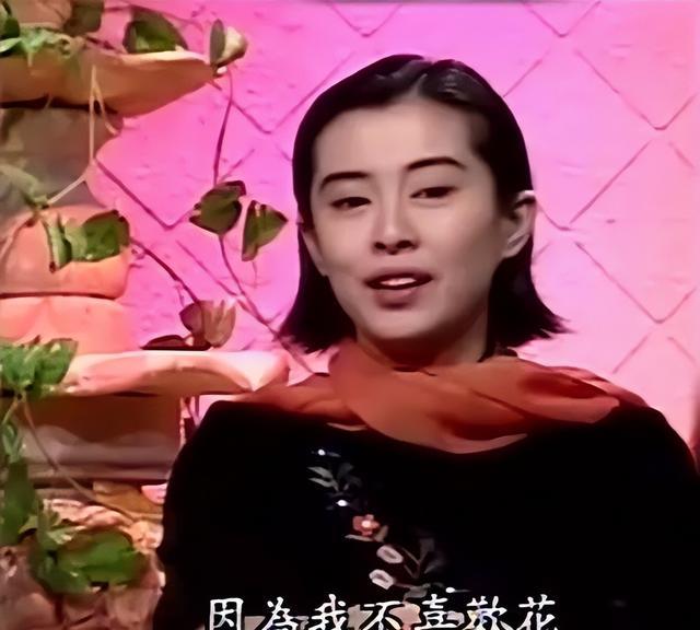 王祖贤|王祖贤：与相恋17年的齐秦分手后，不婚退圈18年，如今她怎样了？