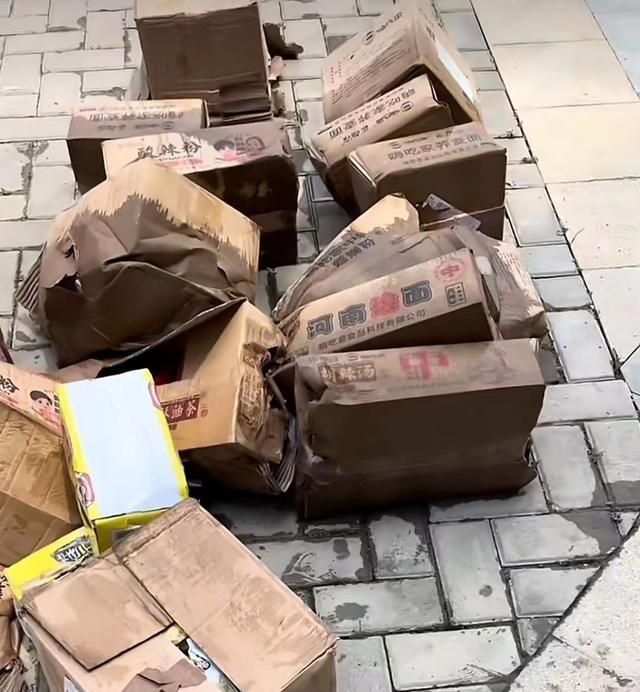 许敏|人气爆棚后，田静一家再遇波折，直播间被淹，恐损失惨重