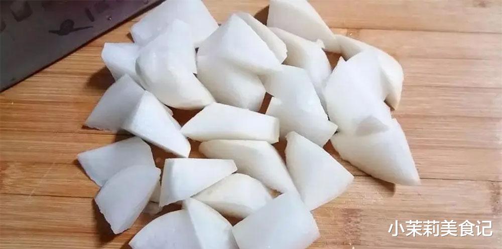 雌激素|女人不想提前衰老,多吃5种碱性食物,激发雌激素,体态好显年轻