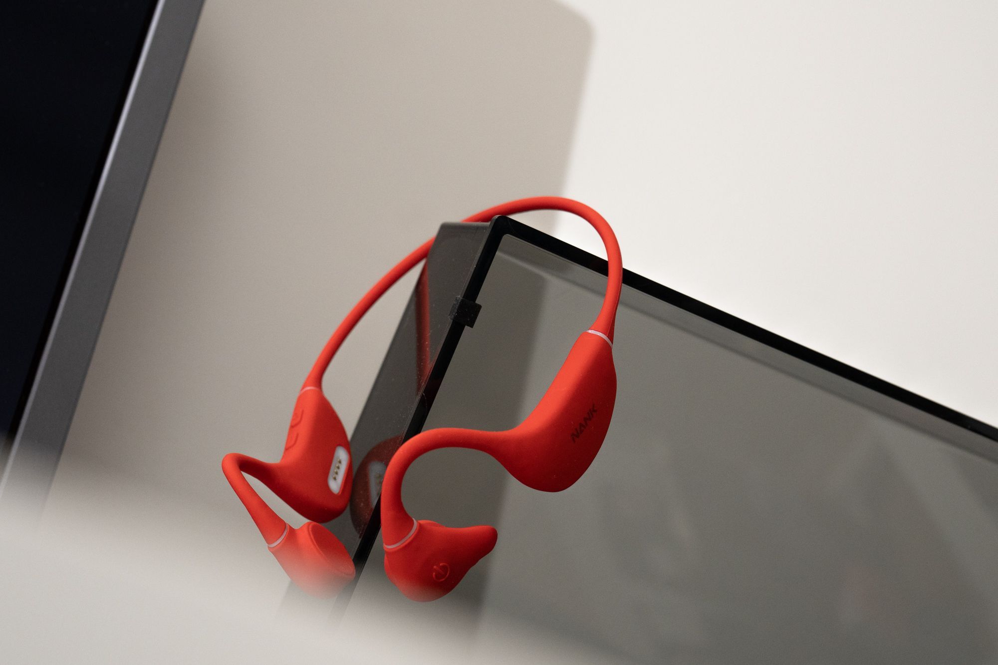 蓝牙耳机|戴着NANK南卡Runner Pro4骨传导蓝牙耳机游泳不再寂寞