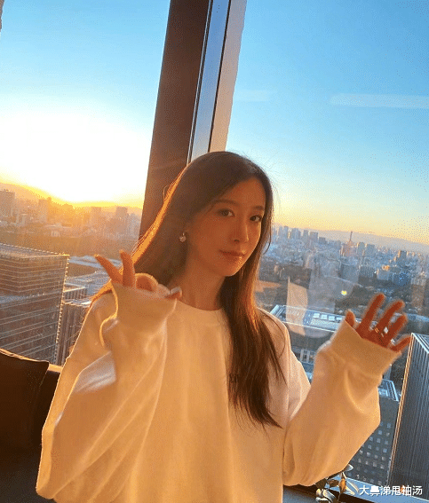 许魏洲|许魏洲妻子正脸照曝光,五官清秀气质佳,女方闺蜜po照遭网友吐槽