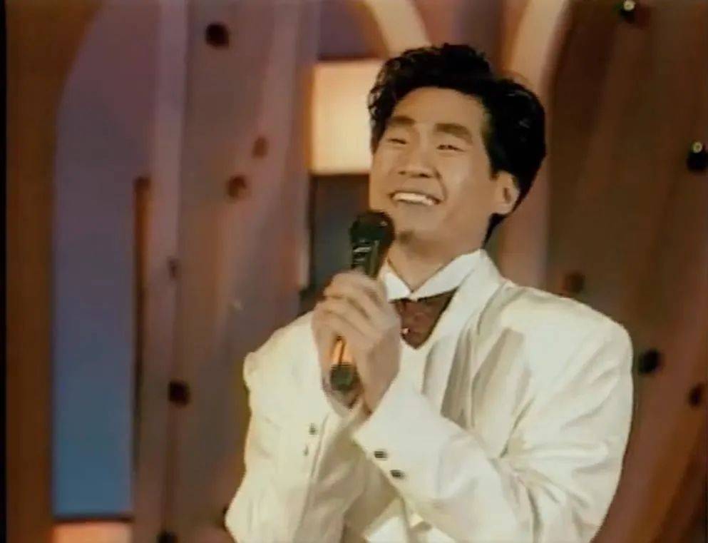 爱国|坚定爱国的12位台星：有人捐建24所希望小学，有人怒剪美国护照