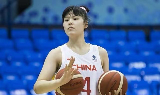 李月汝|王治郅新版本很震惊，李月汝赴美打球被篮协切断，矛头指向姚明