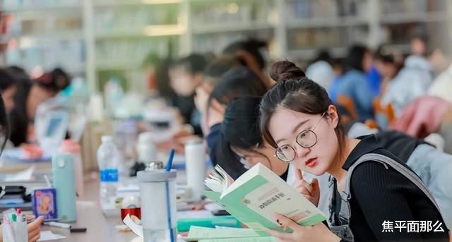 00后|公务员薪资高吗?00后晒出“真实收入”,还是铁饭碗吃香!