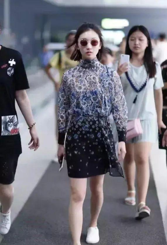 佟丽娅|女星曾经有过的小缺点:张子枫有斜方肌、佟丽娅是黑油皮