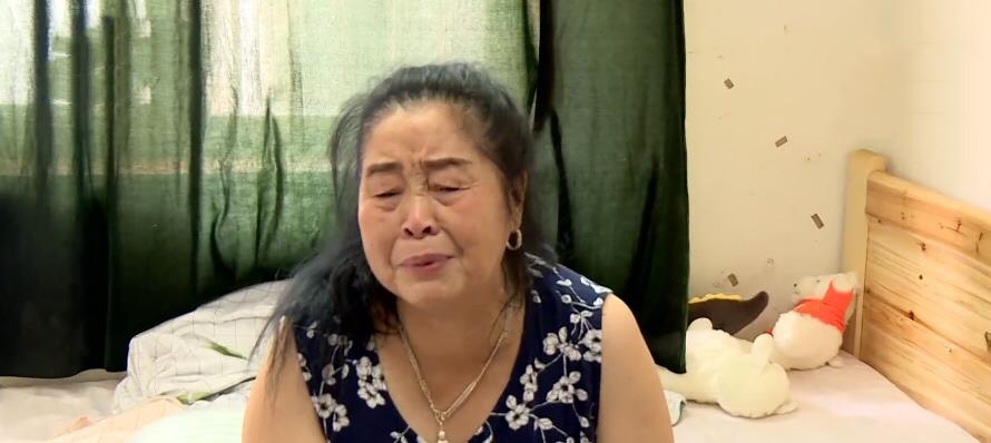 58岁大妈为爱情嫁给小鲜肉,私奔11年后闹离婚:必须补偿我10万元
