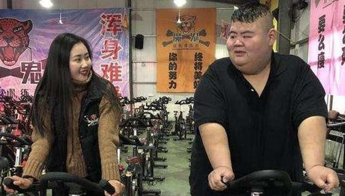 他是“中国第一胖”,为减肥切胃也没用,却因爱情一年减400斤
