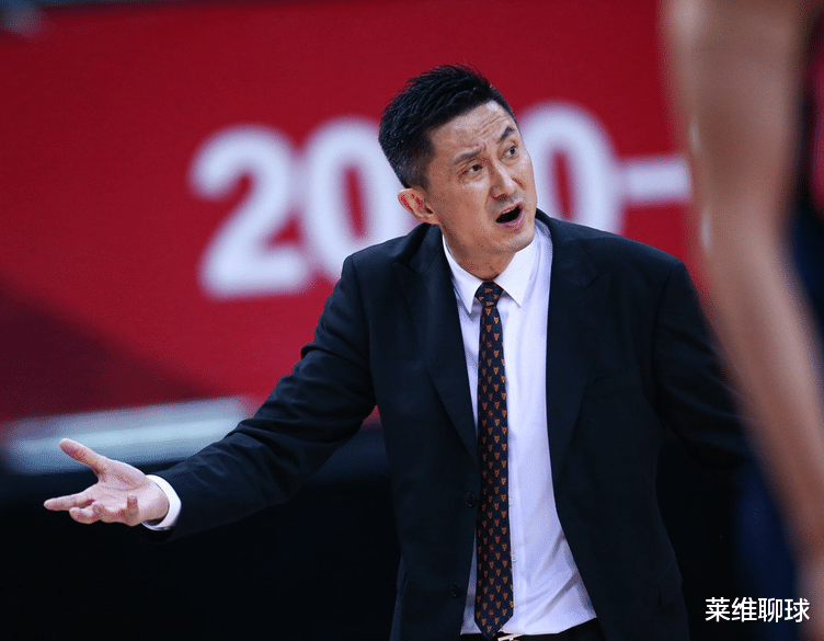 广东男篮|奇闻！杜锋3大王牌嫡系9中0，胡明轩徐杰赵睿梦游，郭士强真拼了
