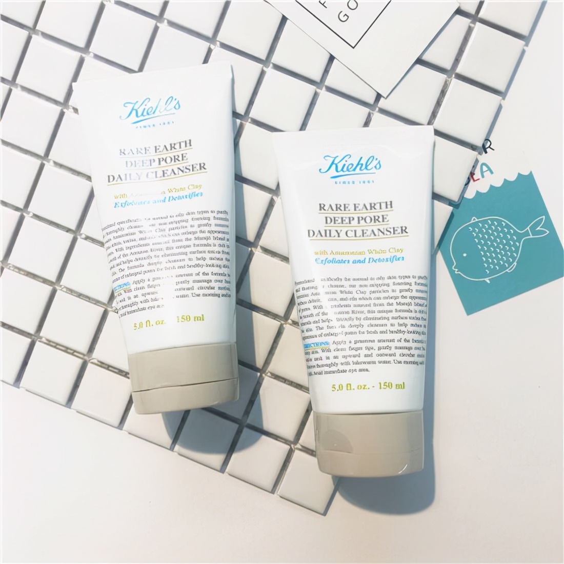 洗面奶 选择适合自己的洗面奶,放松肌肤,水润渗透。