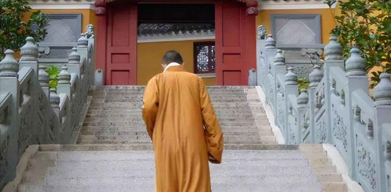 “红桃五”通缉犯潜逃16年,混进佛门存款70万,落网时成寺庙主持