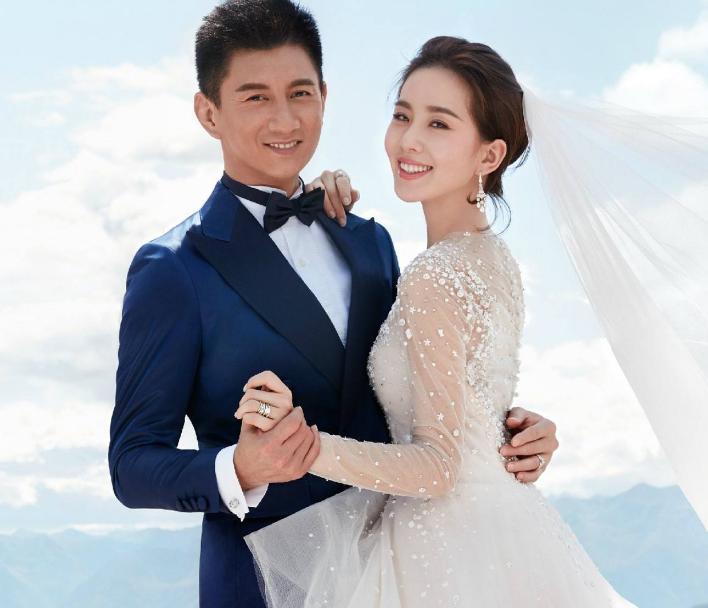 刘诗诗|刘诗诗复出后妆容暗黑眼神犀利,因孩子教育问题冷战3年