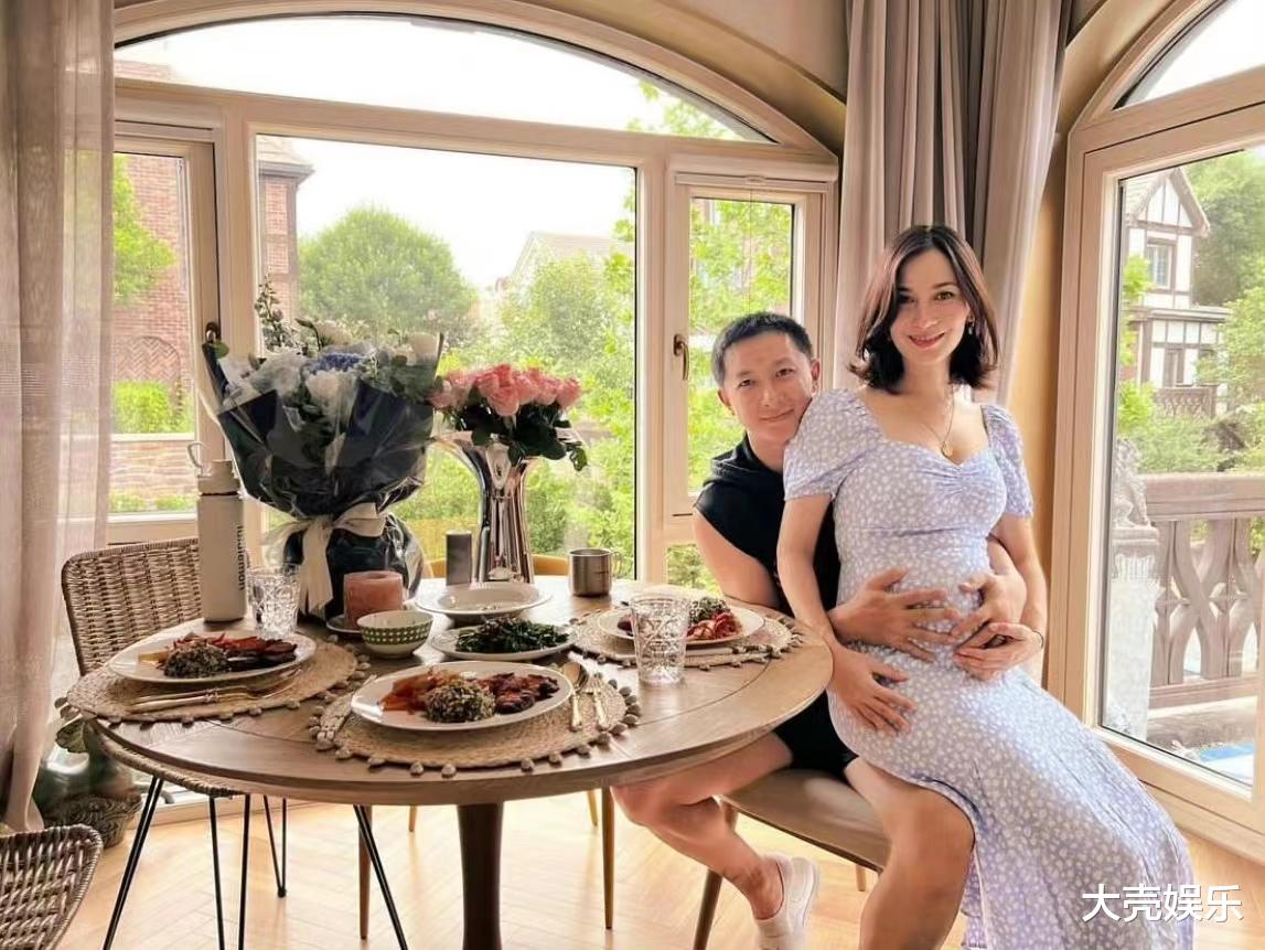 卢靖姗|卢靖姗晒37岁庆生照，并与老公韩庚甜蜜合影，豪华别墅意外曝光