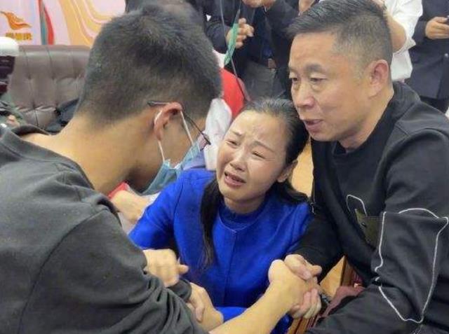 彭文乐|孙卓跟彭文乐聊天记录曝光，暴露内心真实想法，不愧是难兄难弟