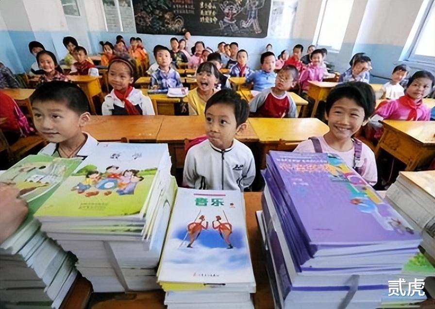 甘蔗 初中生迎来“新发型标准”。男生更加帅气，但女孩表达了不满。