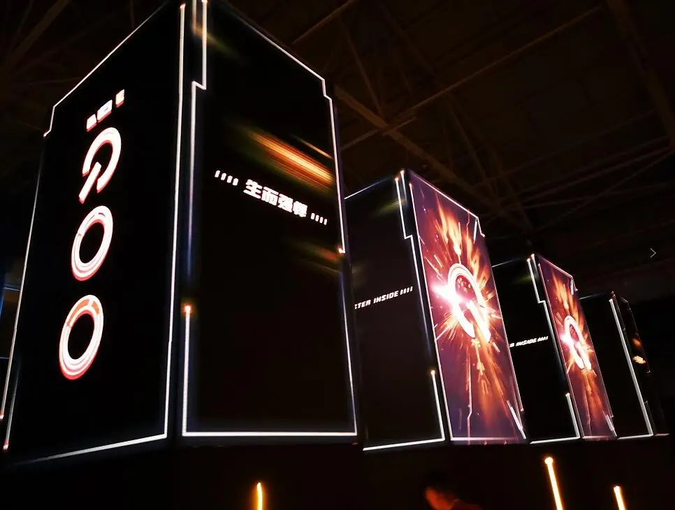 iqoo|618上半场最大黑马,iQOO再次坐二望一,势头直逼小米