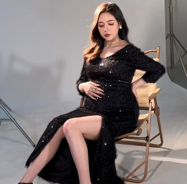 带货|大杨哥娇妻怀孕8个月,胖近30斤四肢却仍纤细,被大赞像财阀千金