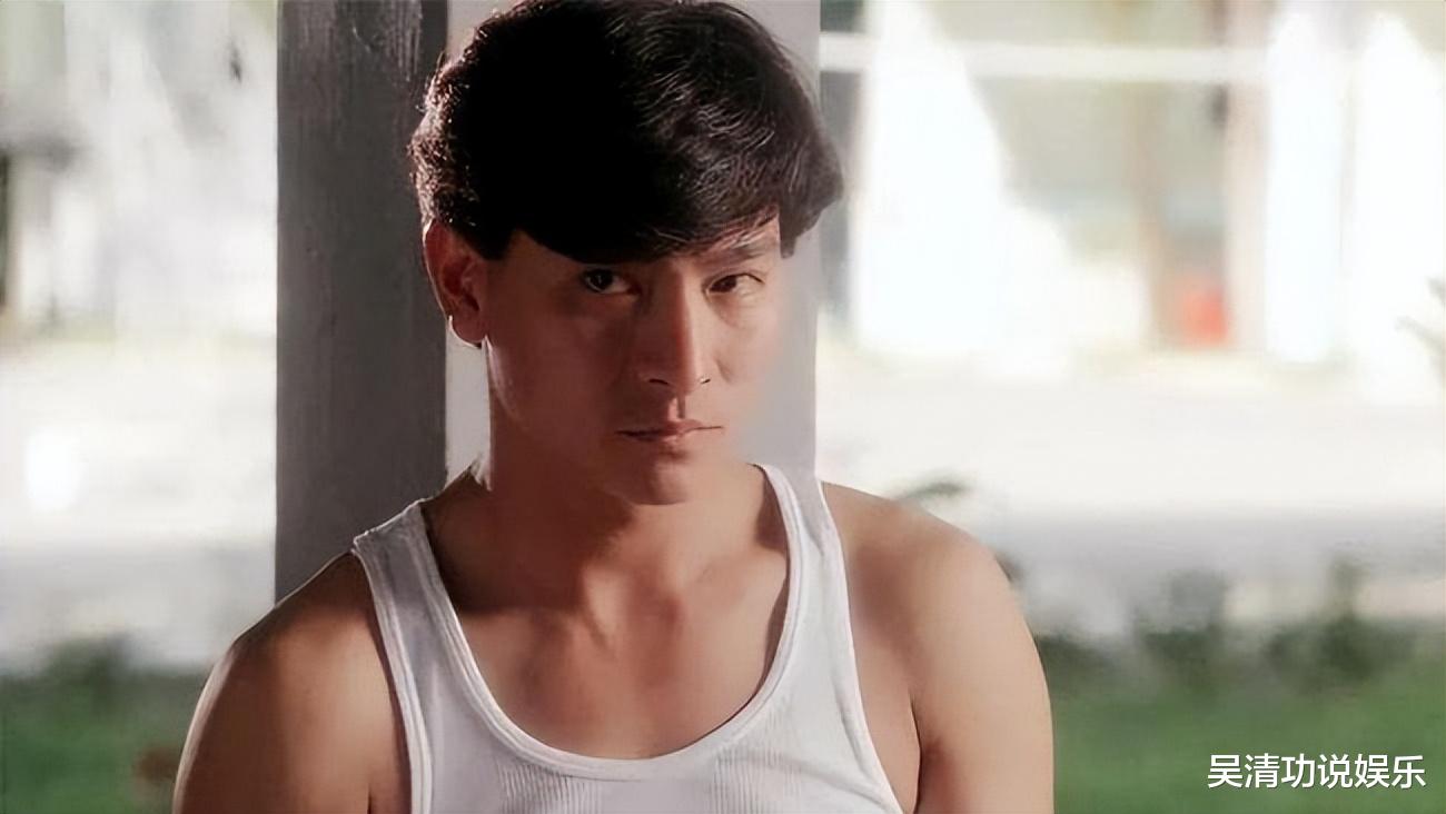 刘德华|偶像迟暮!61岁刘德华素颜出镜唱歌,皱纹和白头发都很明显