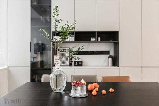 120㎡现代简约,实用空间设计,温馨优雅布置,令人舒适的房子