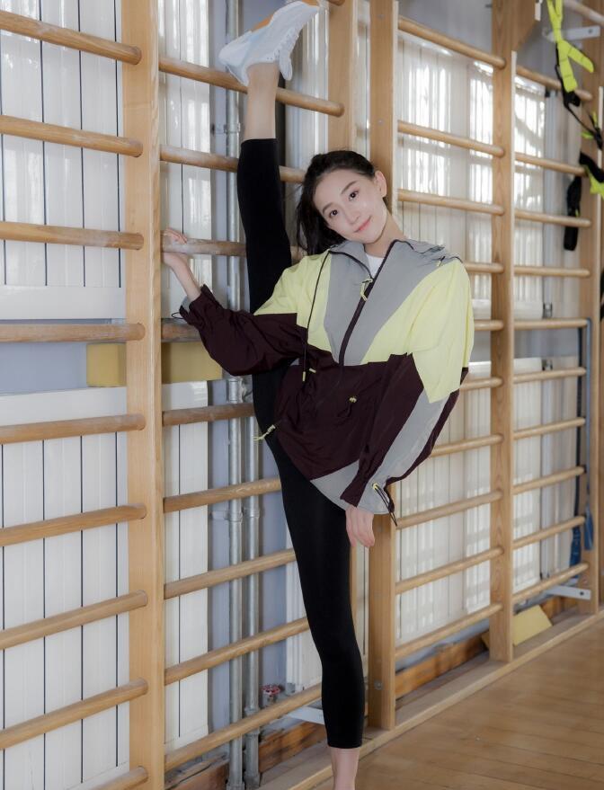 张豆豆|体操女神张豆豆因挺胸照走红！秀高难度一字马，不进娱乐圈考北体