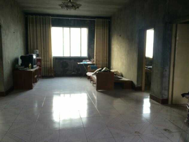 老爸盖房不装修，毛坯房一住15年，但全村没一人敢嘲笑！