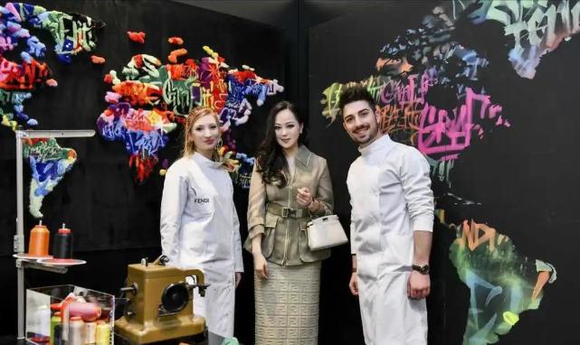 章小蕙|败光2个“亿万男人”家产，独自还清2.5亿债务，章小蕙今身价百亿