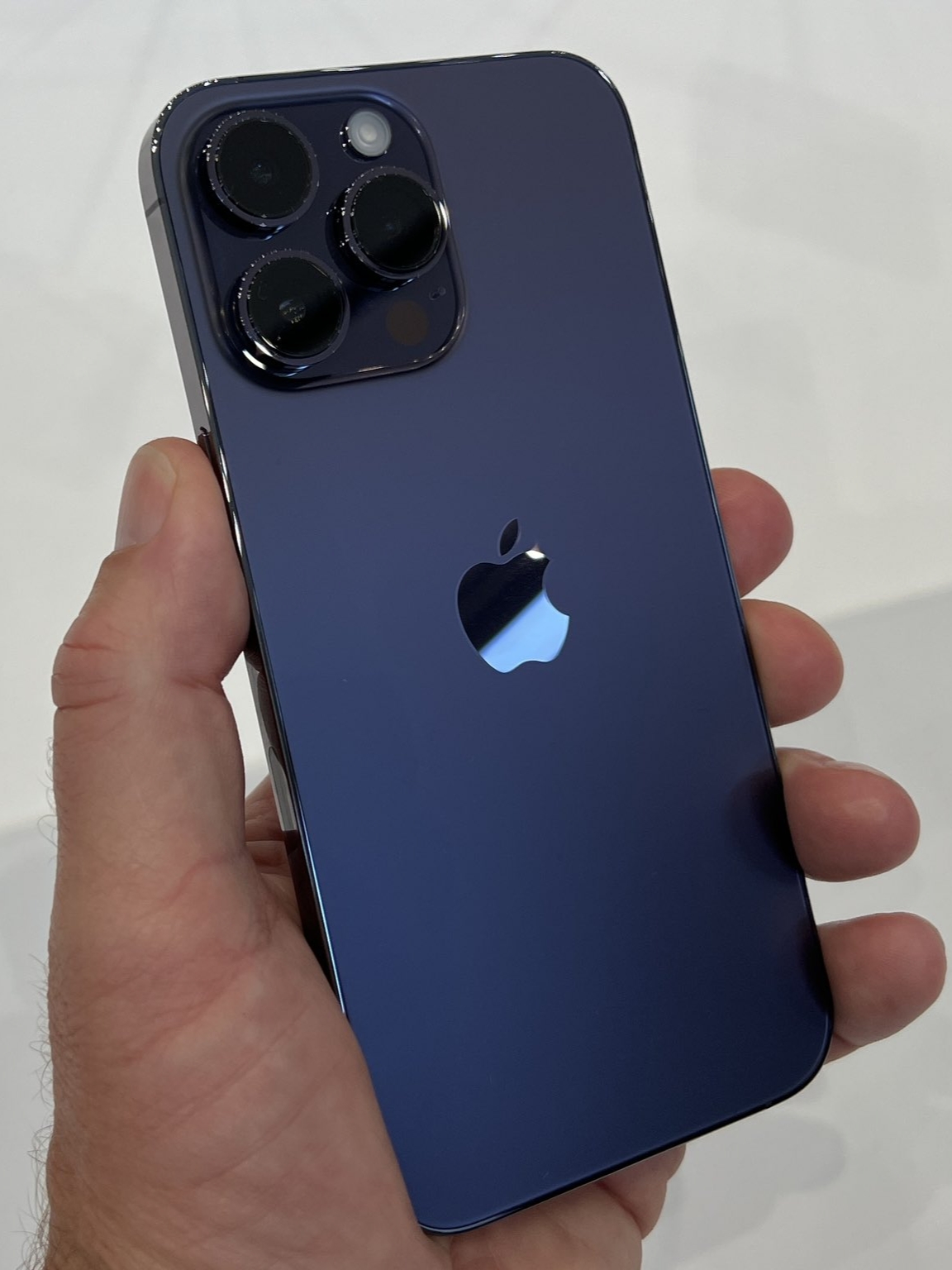 iphone 14 pro|iPhone14 Pro暗紫色卖爆了，首批供不应求！国产紫色手机也很香