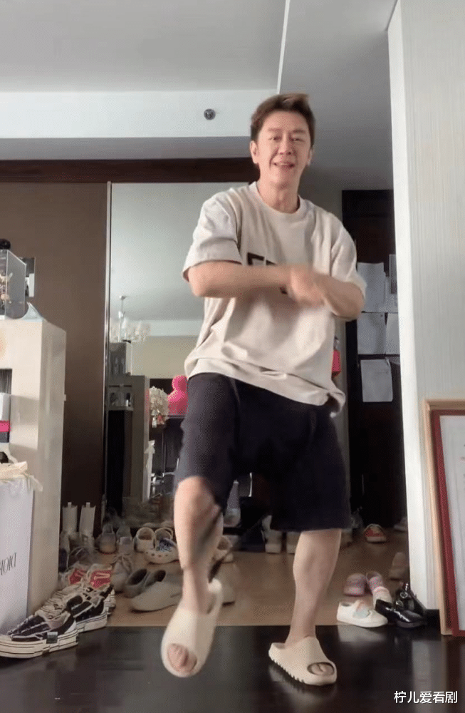 陈浩民|陈浩民偶然一次直播，房子里的一切，让网友长见识了