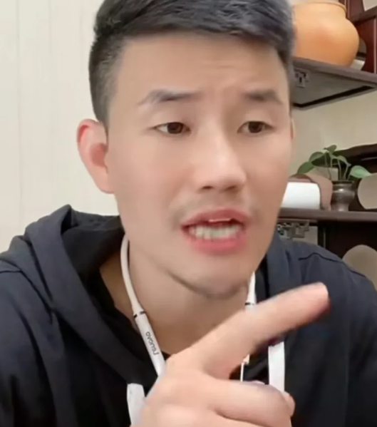 谢孟伟|嘎子为唐山被打女孩发声:如果让我碰上,这些人我全都秒倒