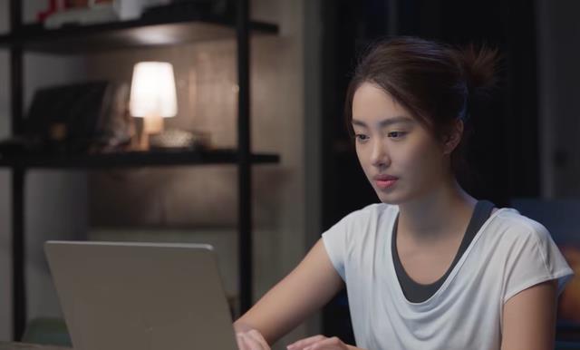 女孩|《欢乐颂3》“正经女孩”不讨喜?何悯鸿喜欢揣度八卦,原因扎心