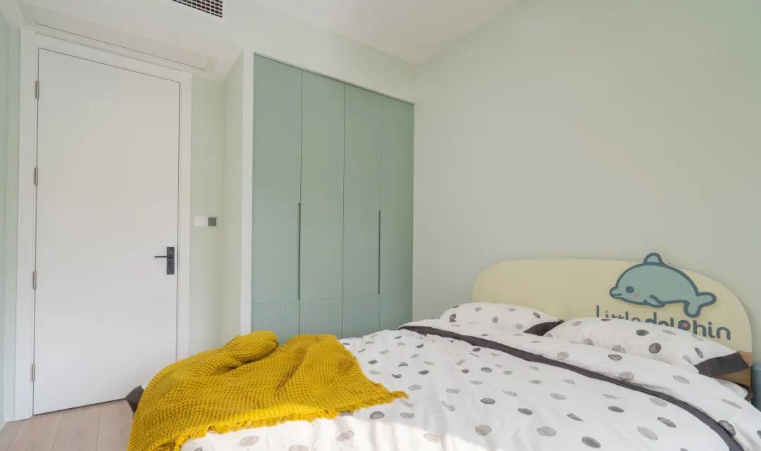 客厅划出卧室来:这个140m2的现代简约风,邻居满眼都是羡慕!