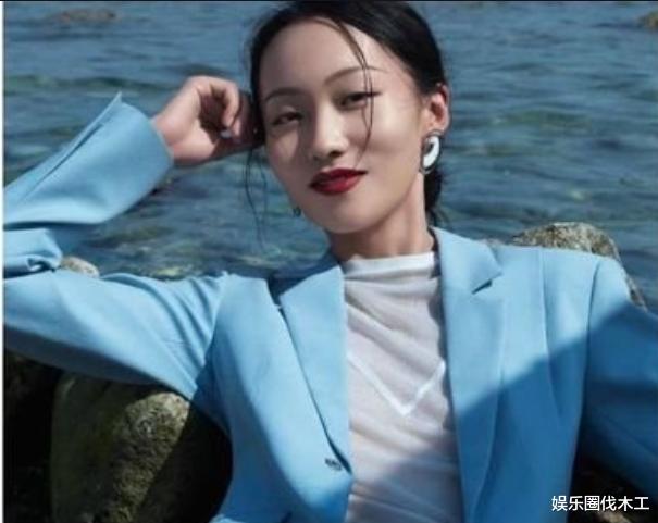 邵雨轩|网红“疯产姐妹”邵雨轩,小时候照片曝光,网友:发际线逆生长了