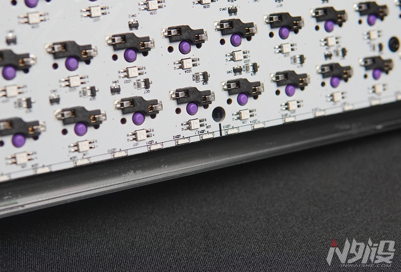 雷神|雷神VIC84三模机械键盘拆解评测