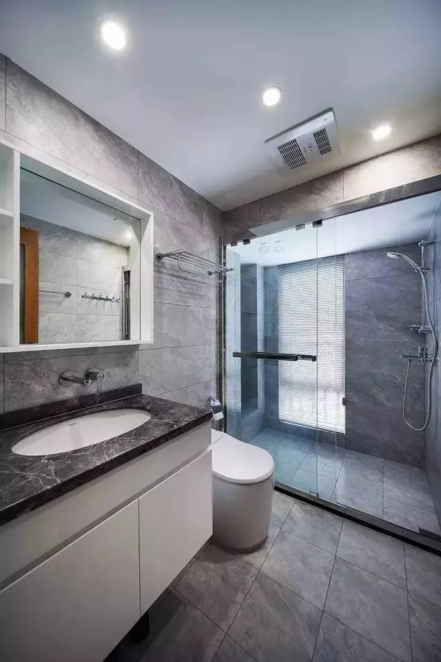 卫生间太拥挤?教你怎么把镜子和收纳柜完美结合!