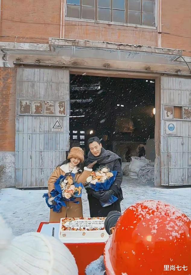 赵丽颖|赵丽颖也发福了！最新造型脸胖得没轮廓，身高压不住霸气造型