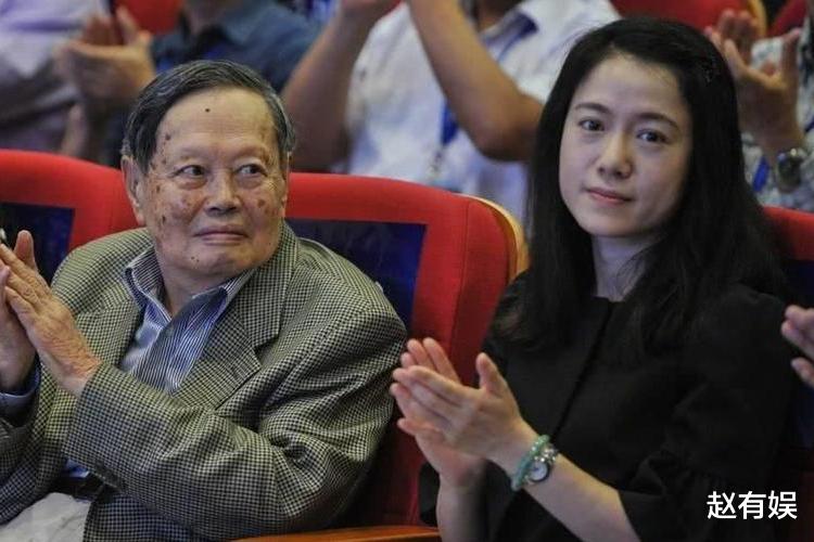 翁帆|为照顾大54岁老公，翁帆坚持早睡早起18年，如今杨振宁已100岁