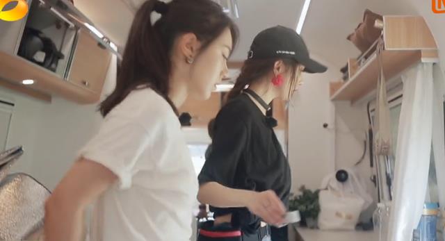 刘敏涛|刘敏涛身体抱恙,情绪低落萌生退意,杨幂自我反省很有担当