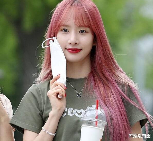 |打电话给前女友？宇宙少女雪娥回复粉丝提问，被赞“名句王”