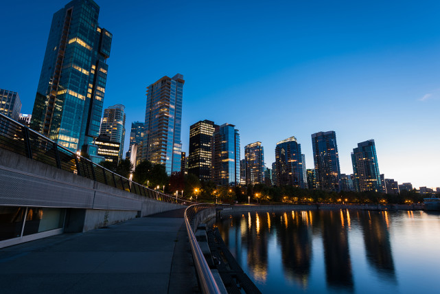 购房置业|楼市陷入“买不起卖不掉”的窘境,如何解决?曹德旺一席话说透了