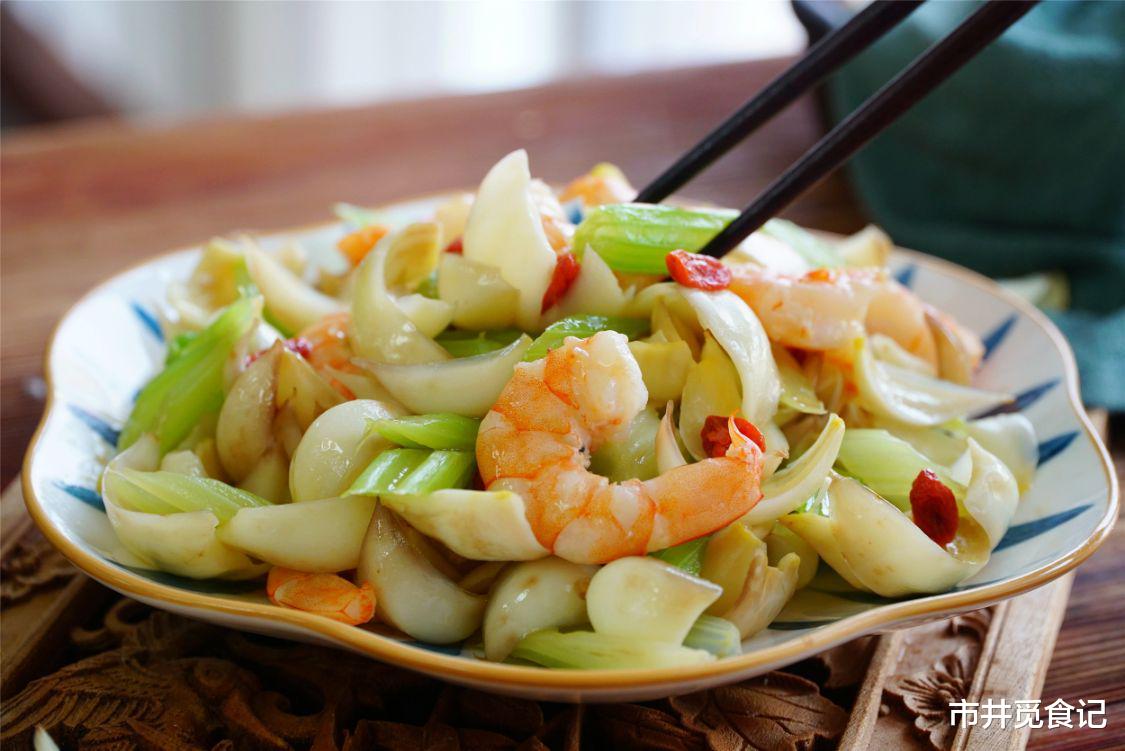 入秋之后,三餐先忌姜,建议多吃“2白2黄”,顺应时节防燥好过秋