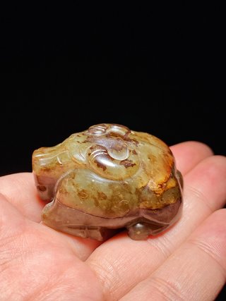 和田玉籽料|清 和田玉籽料 沁色 玉牛 卧牛 摆件 把件