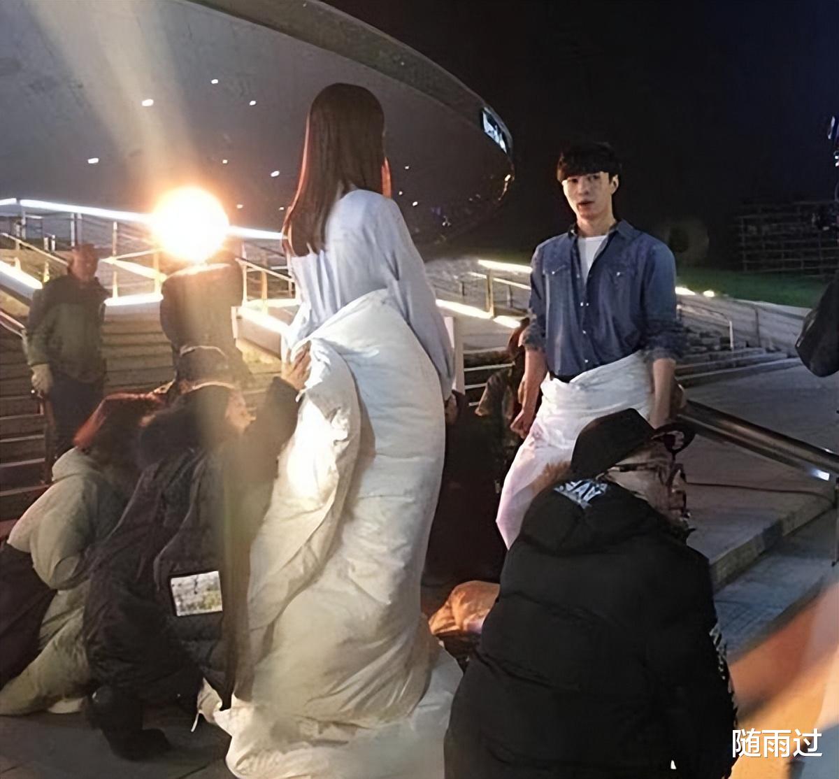 公主抱|男明星现在拍公主抱的戏份，吊威亚、抬担架都成了标配了吗？