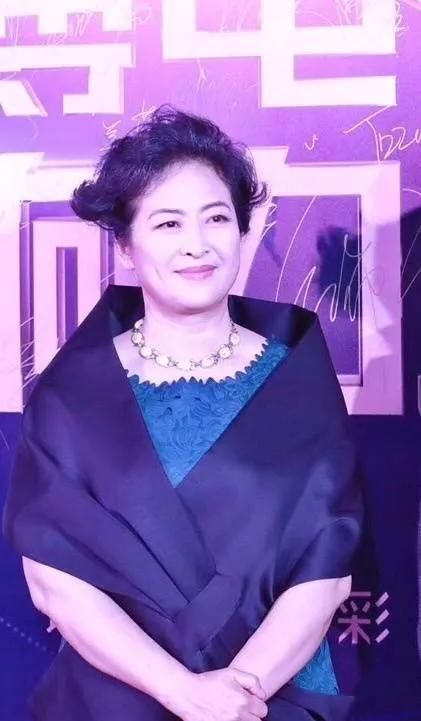 许娣|演员许娣,丈夫照顾她40年没工资,拍戏挣的钱都给他